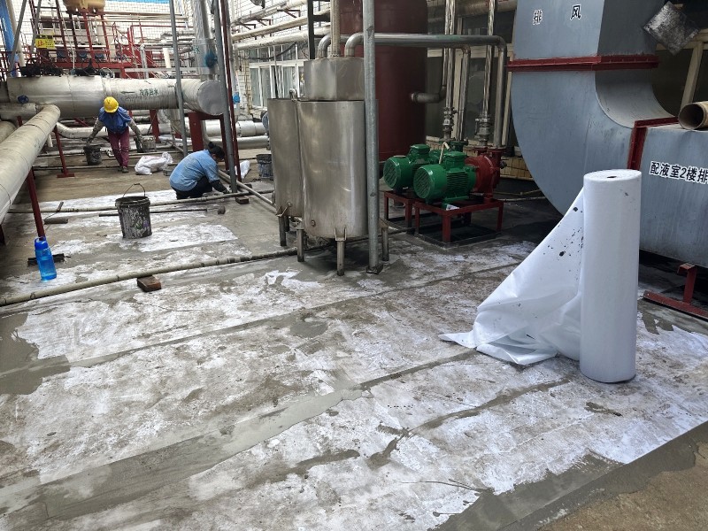 屋頂防水工程中的技術突破：論SBS改性瀝青卷材的局限性與SYR外露型防水系統的技術突破